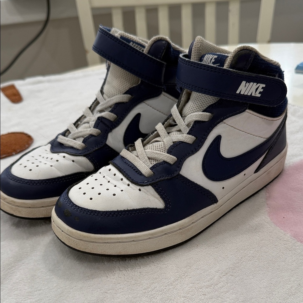 Nike Kids Boys Sneakers - Blue and White size 1.5